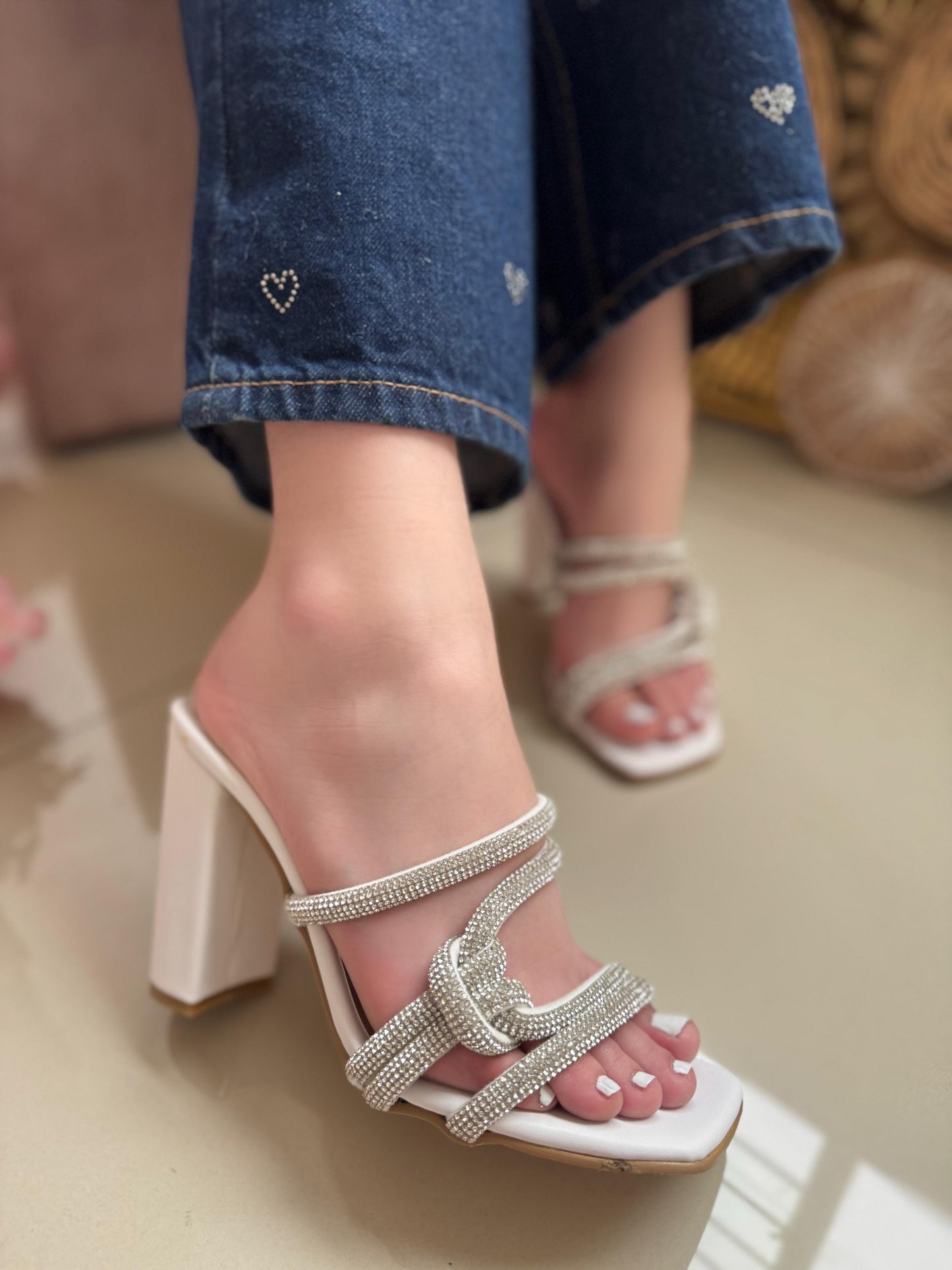 URBAN HEELS