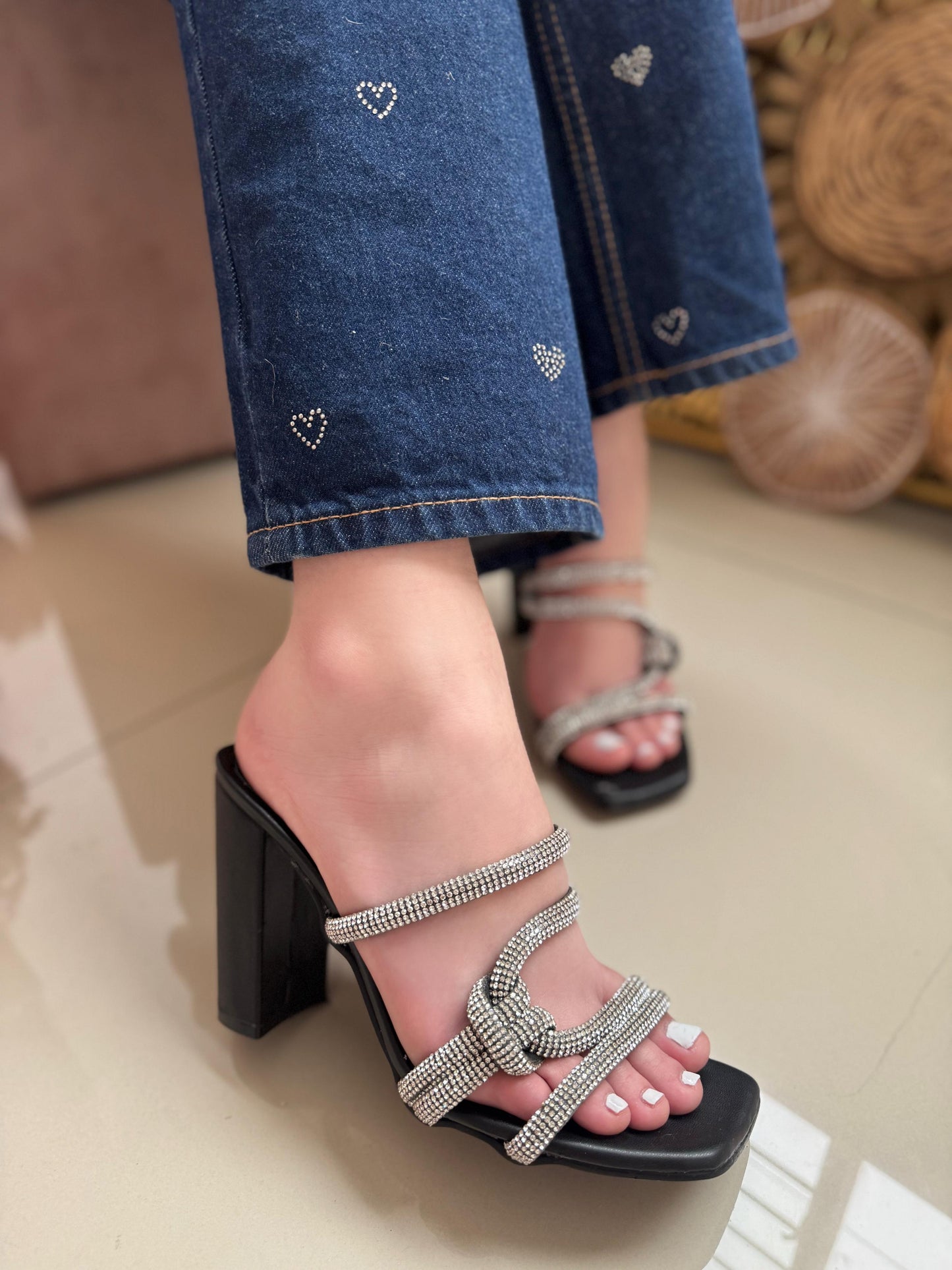 URBAN HEELS
