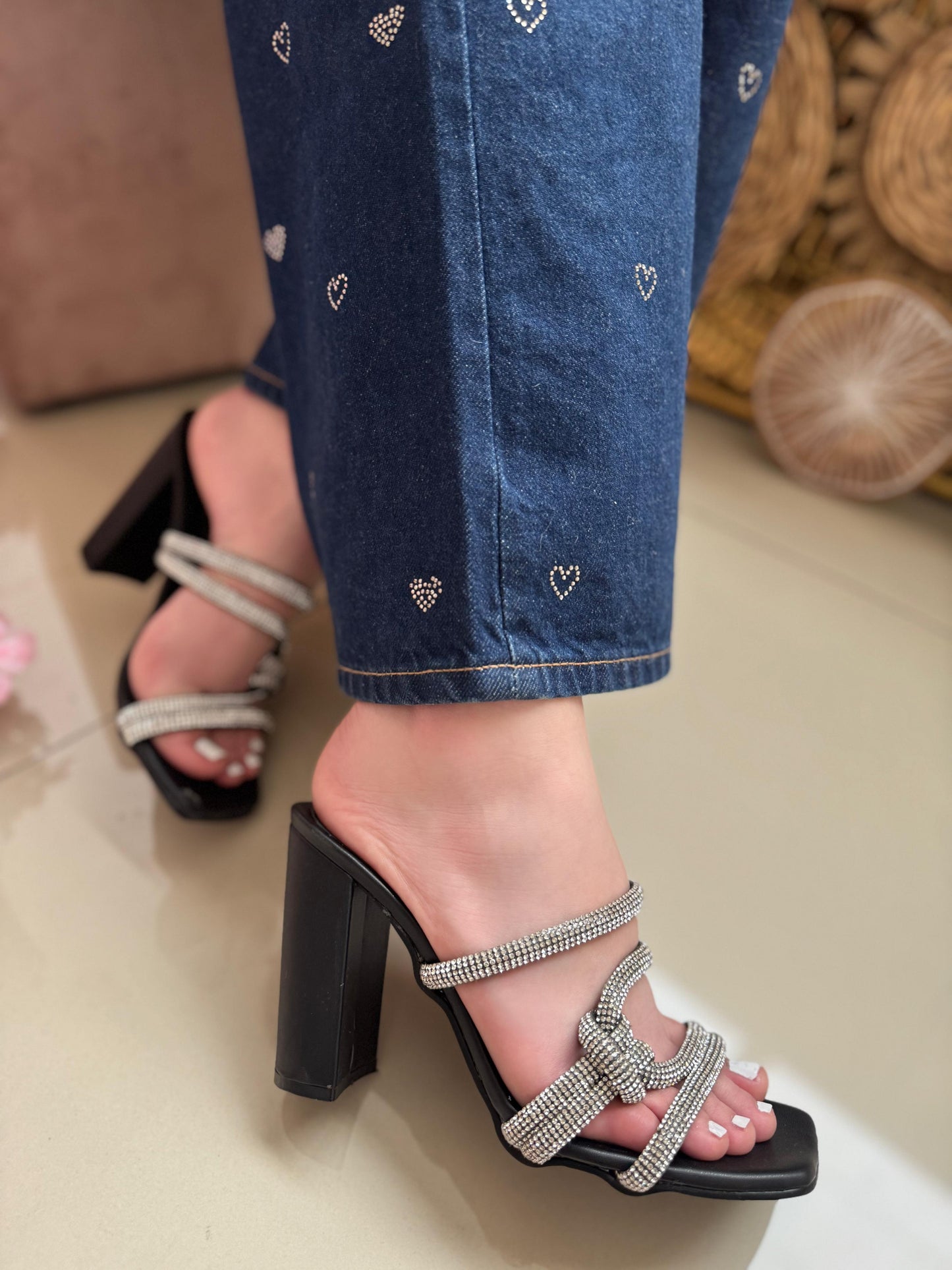 URBAN HEELS