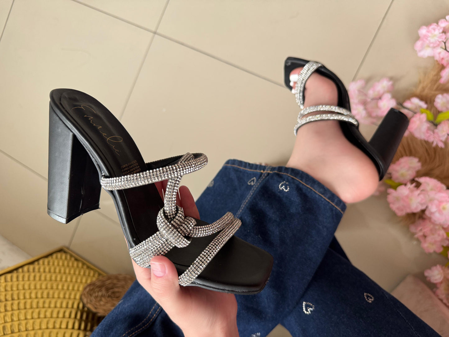 URBAN HEELS