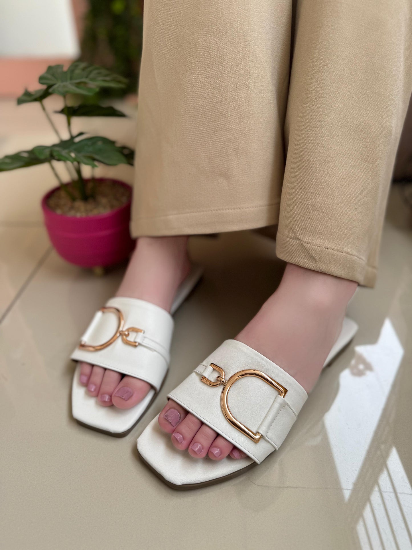GLAM D-RING SANDALS