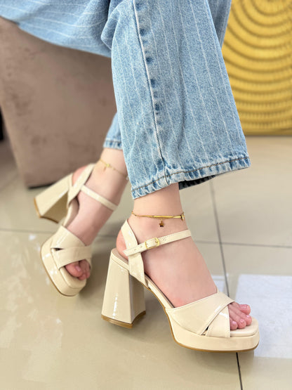 LOVER HEELS