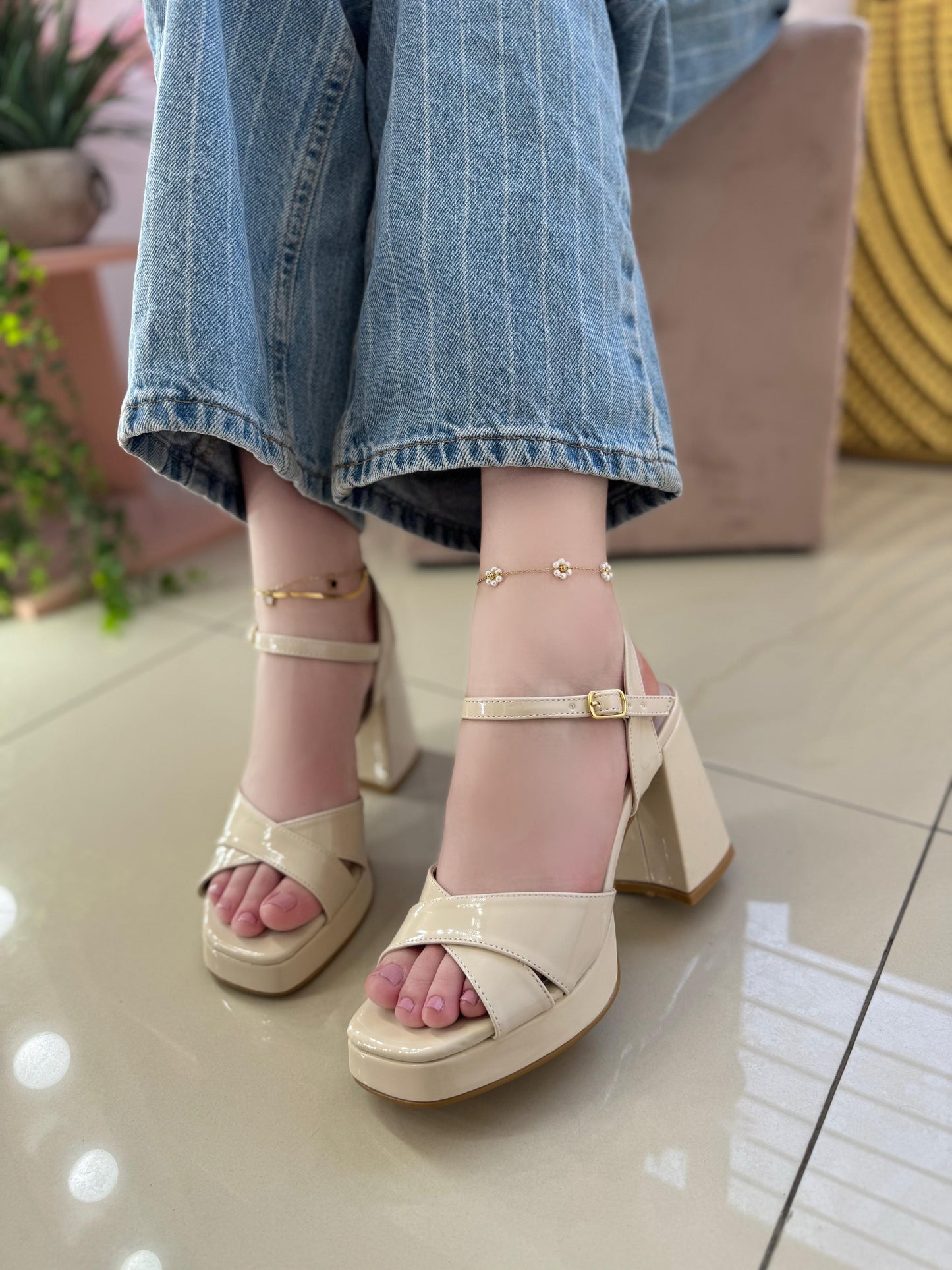 LOVER HEELS