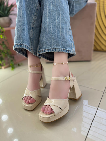 LOVER HEELS