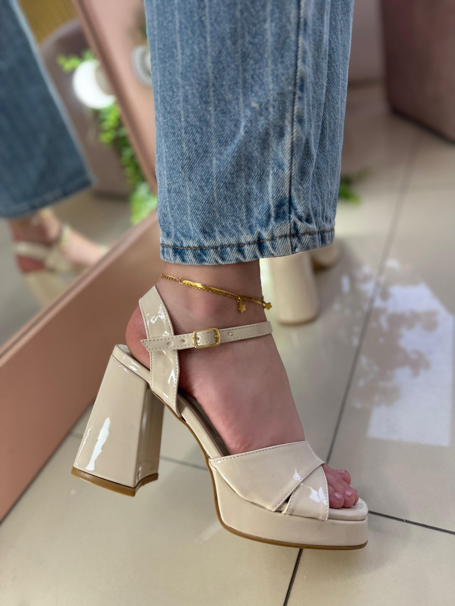 LOVER HEELS
