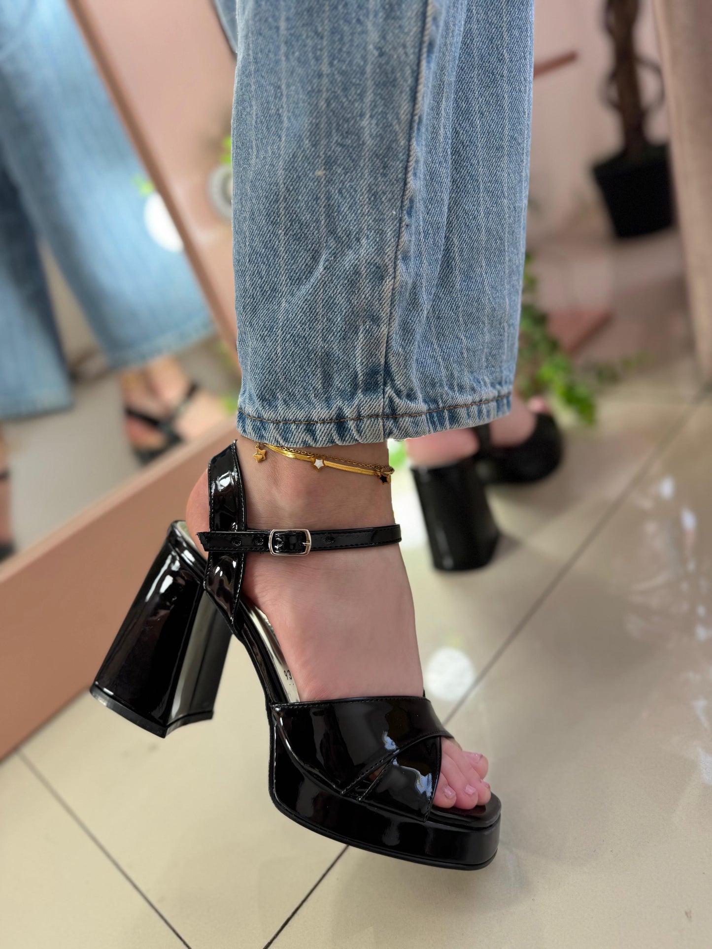LOVER HEELS