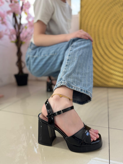 LOVER HEELS
