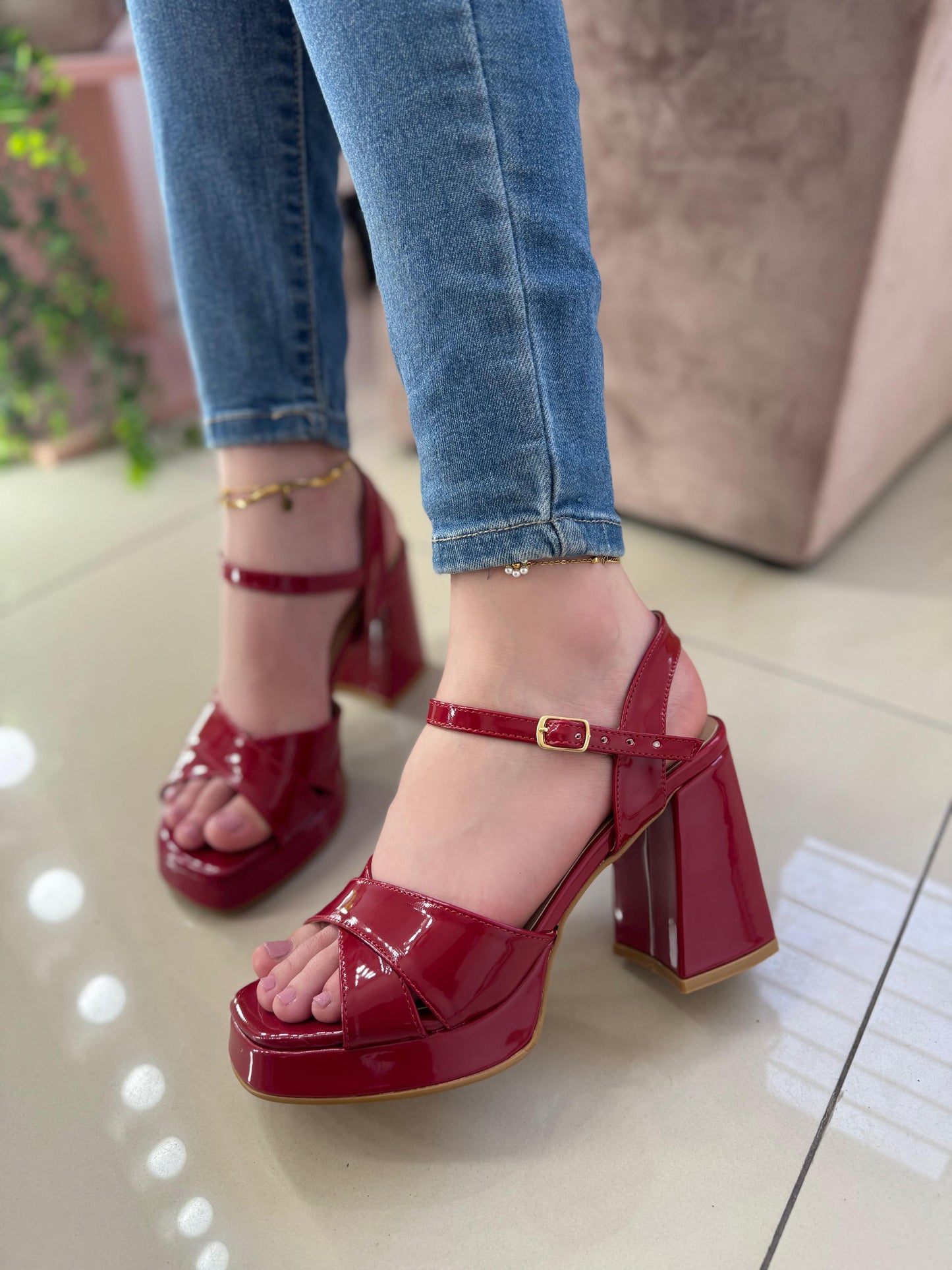 LOVER HEELS